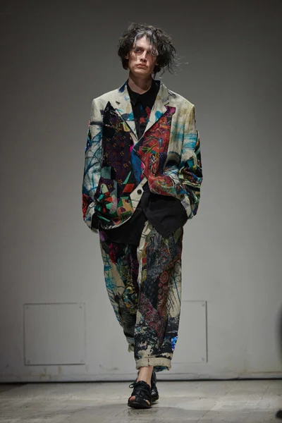 Look 24